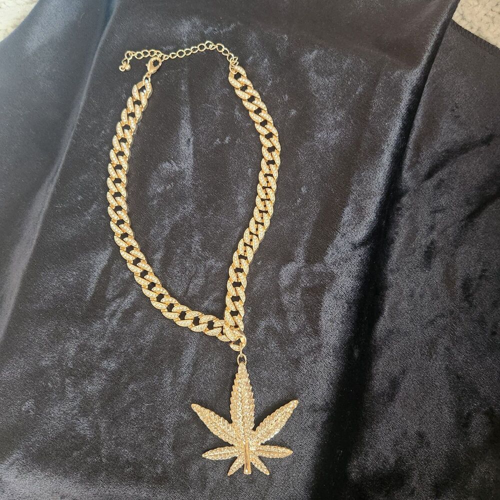 New Akira Catch a Vibe Statement Rhinestone Leaf Necklace